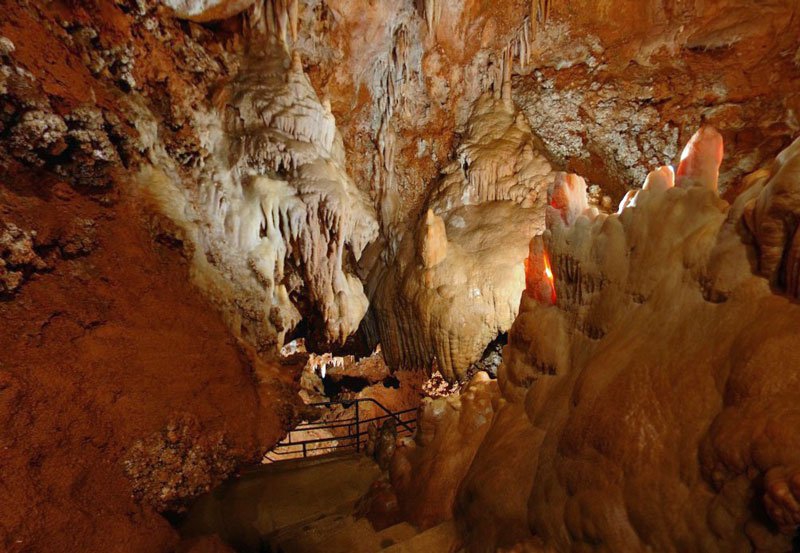 Visit to the Saint-Cézaire Caves