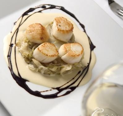 Noix de Saint-Jacques poêlées, Éffilochées d’endives et Beurre blanc