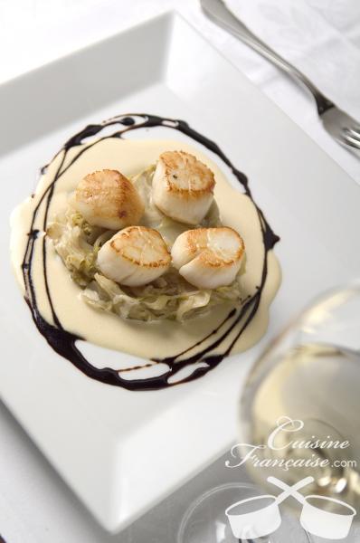 Noix de Saint-Jacques poêlées, Éffilochées d’endives et Beurre blanc