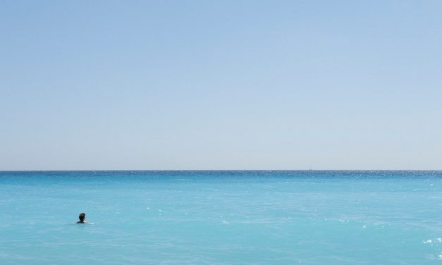 Photo de la semaine : Bain dans la mer bleu turquoise