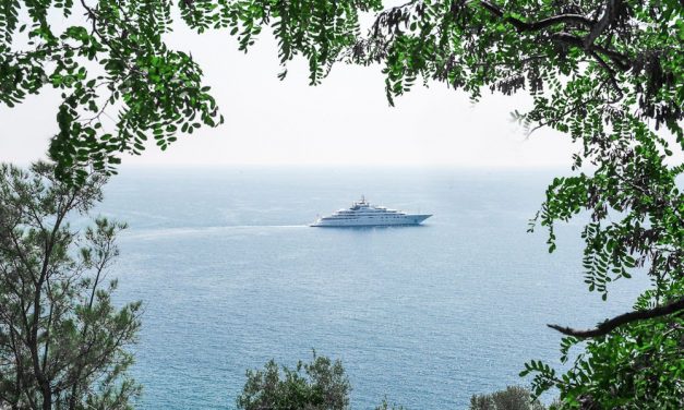 Photo de la semaine : Le yacht encadré