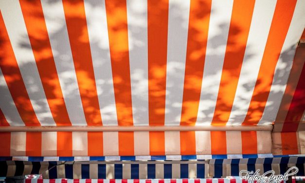 Photo de la semaine : Les stores rayés du Cours Saleya