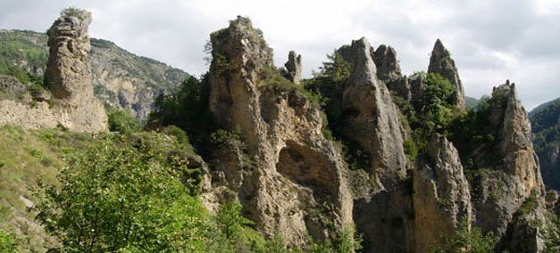 Les Demoiselles de Péone