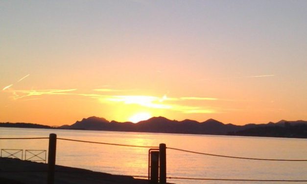 Photo de la semaine : Soleil couchant sur Juan-les-Pins