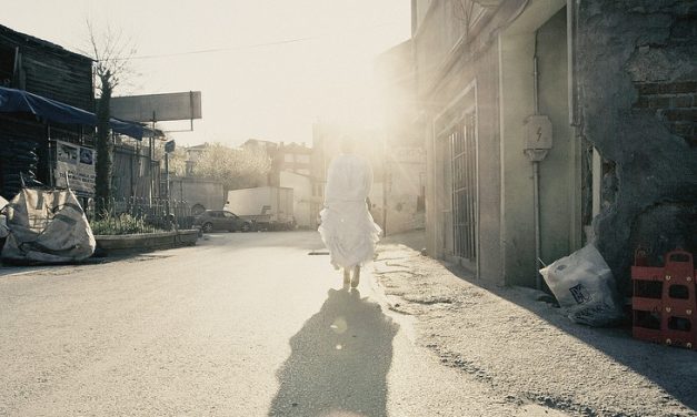 La Saeta présente Trajectoires / Triptyque – 3ème et dernier volet Lecture mise en espace de « La robe blanche»